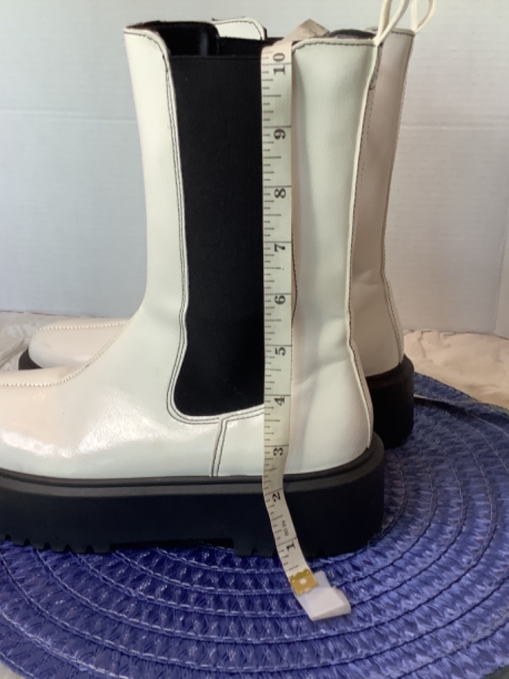 EUC ASOS design white black Chelsea boots platform - Picture 15 of 16